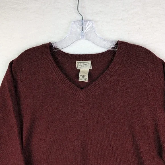 LL Bean Mens V Neck Lambswool Sweater Size Medium Red 264789 - Picture 3 of 8